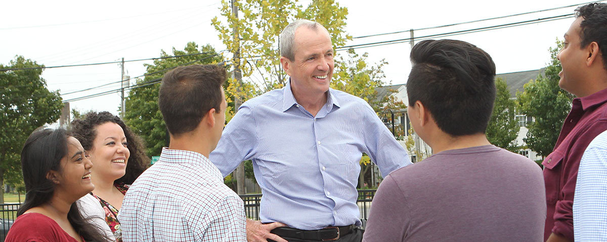 Phil Murphy with citizens, courtesy of murphy4nj.com