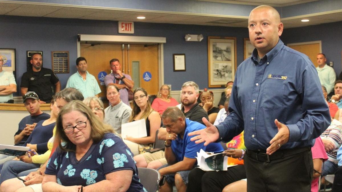 UFCW Local 152 Union Representative Hugh Giordano speaking at the Middle Township, NJ Committee meeting to voice support for the cannabis industry. Image courtesy of The Press of Atlantic City