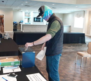 A member voting at the Acme (Meat) contract ratification on 9/16/2020.